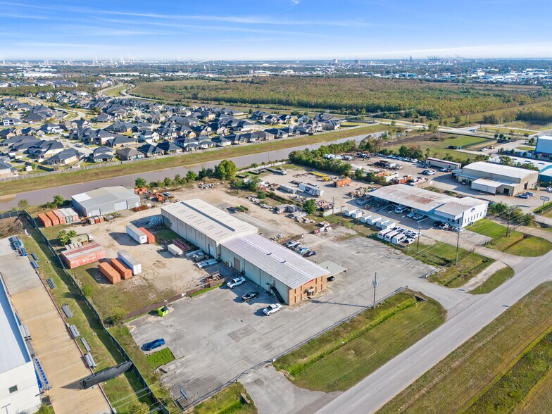 11837 W Fairmont Pky, La Porte, TX à louer - Aérien – Image 3 sur 11