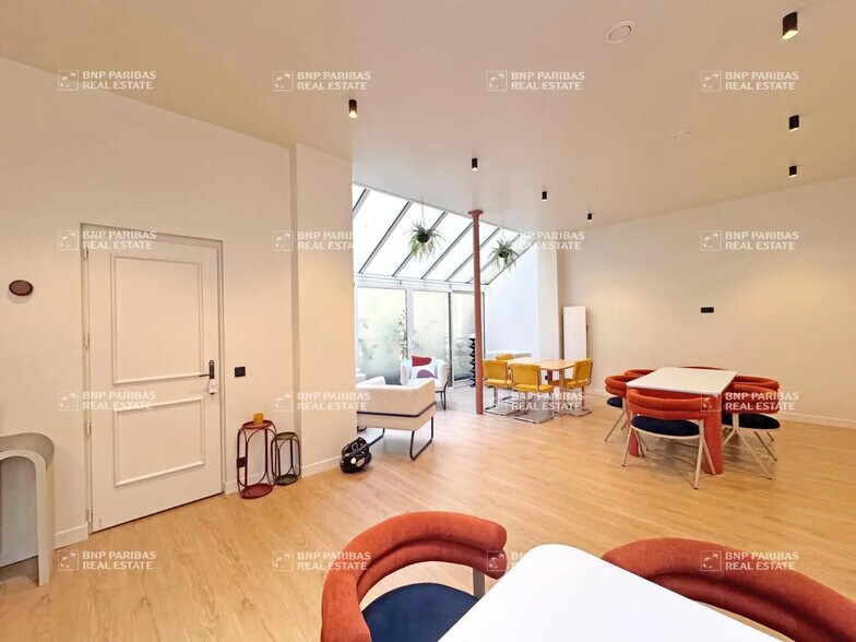 Bureau dans Paris à vendre - Photo de l’immeuble – Image 2 sur 10