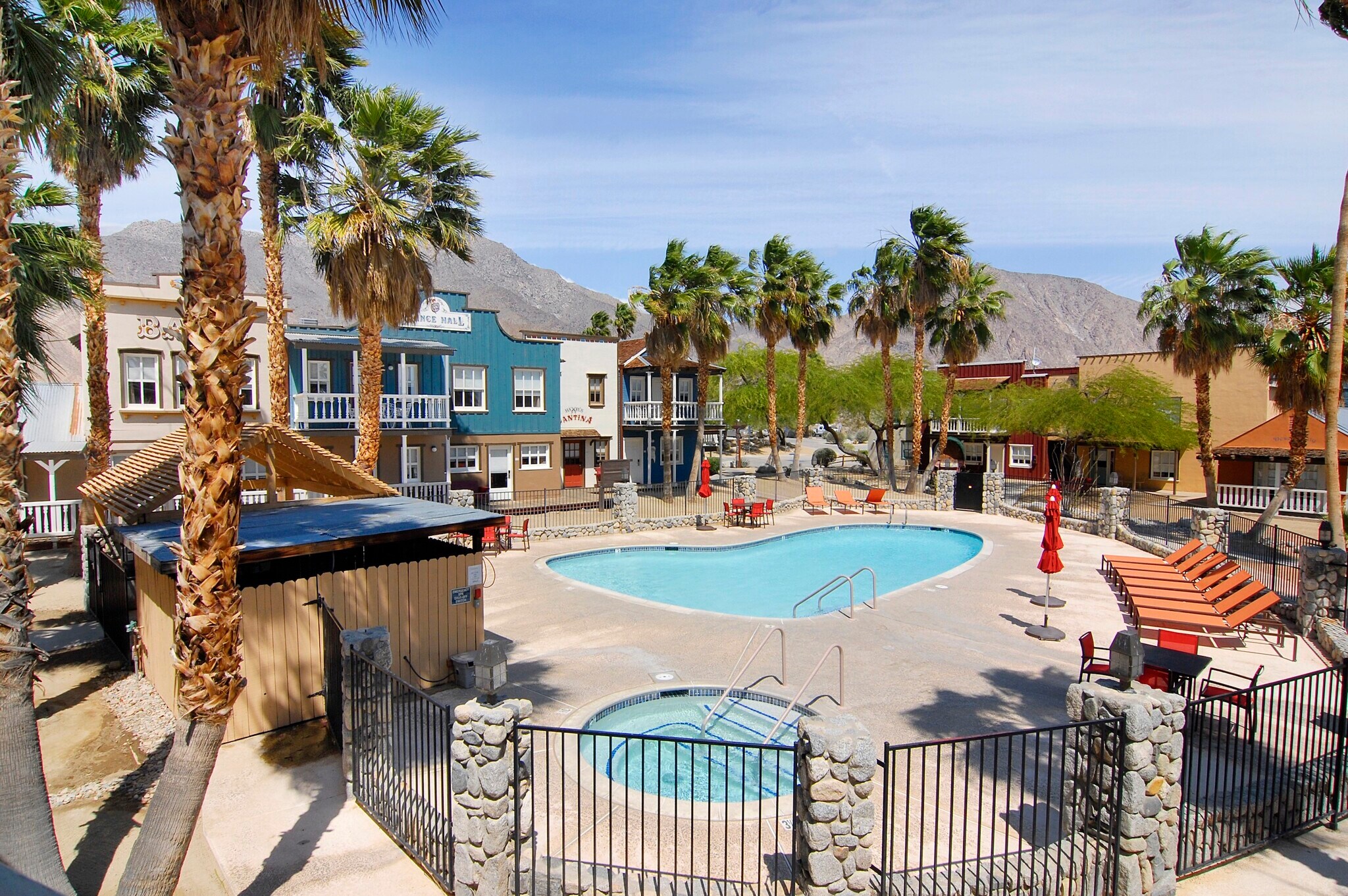 221 Palm Canyon Dr, Borrego Springs, CA à vendre Photo principale– Image 1 sur 22
