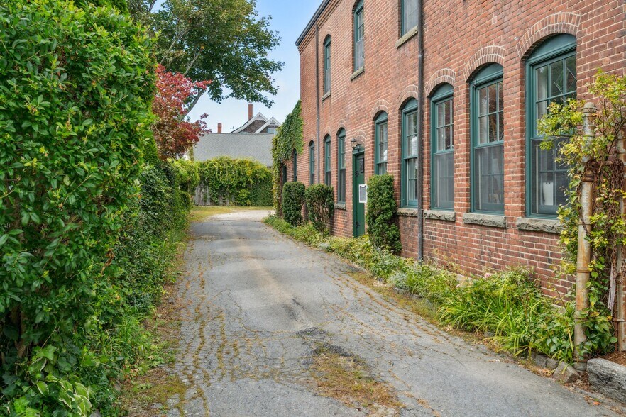 26 Howland St, Plymouth, MA à vendre - Photo de l’immeuble – Image 3 sur 25