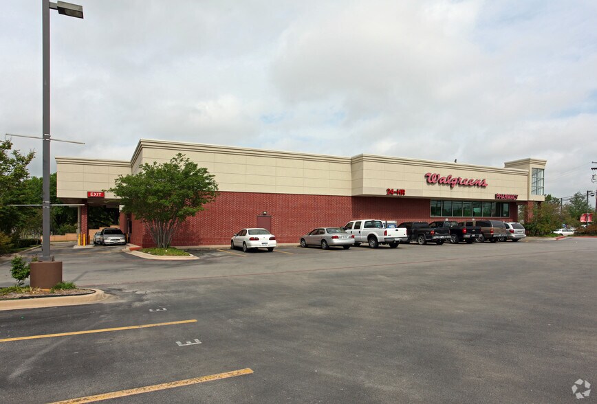 1201 Ferris Ave, Waxahachie, TX à vendre - Photo de l’immeuble – Image 2 sur 5