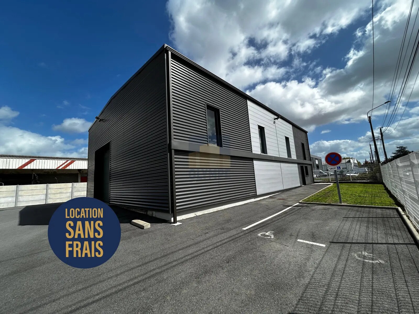 Local d’activités dans Carquefou à louer Photo de l’immeuble– Image 1 sur 5