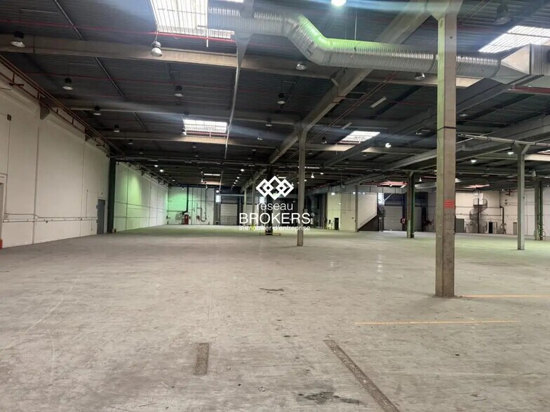 Industriel/Logistique dans Fontenay-sous-Bois à louer - Photo de l’immeuble – Image 3 sur 5