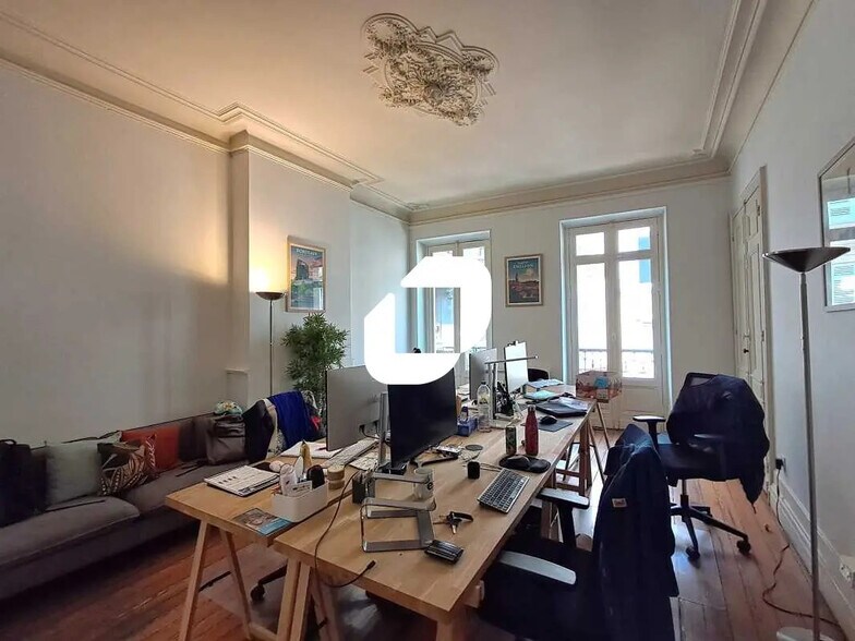Bureau dans Bordeaux à vendre - Photo de l’immeuble – Image 1 sur 10