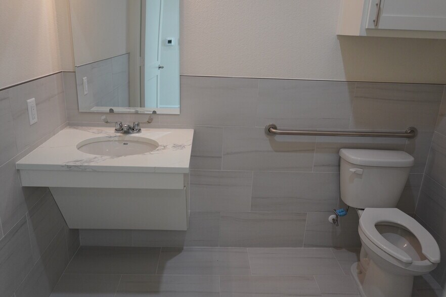 400 Stonebrook Pky, Frisco, TX à louer - Photo de l’immeuble – Image 3 sur 17