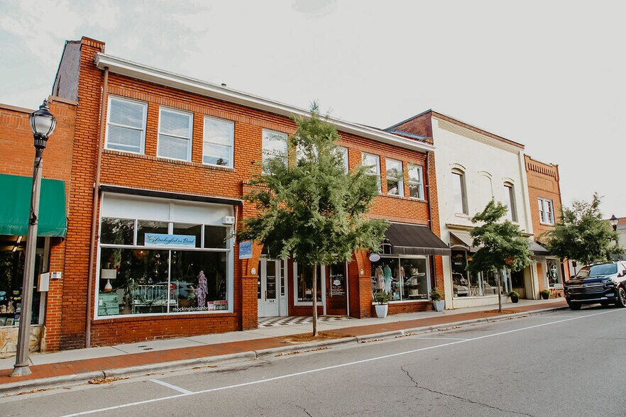162 NW Broad St, Southern Pines, NC à louer - Photo de l’immeuble – Image 3 sur 5