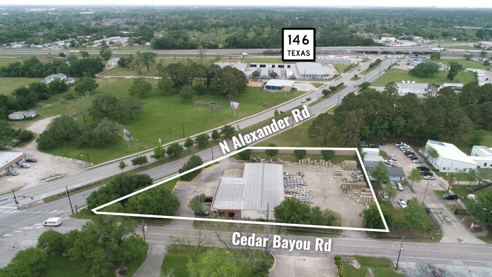 2800 N Alexander Dr, Baytown, TX à louer - Photo de l’immeuble – Image 2 sur 5