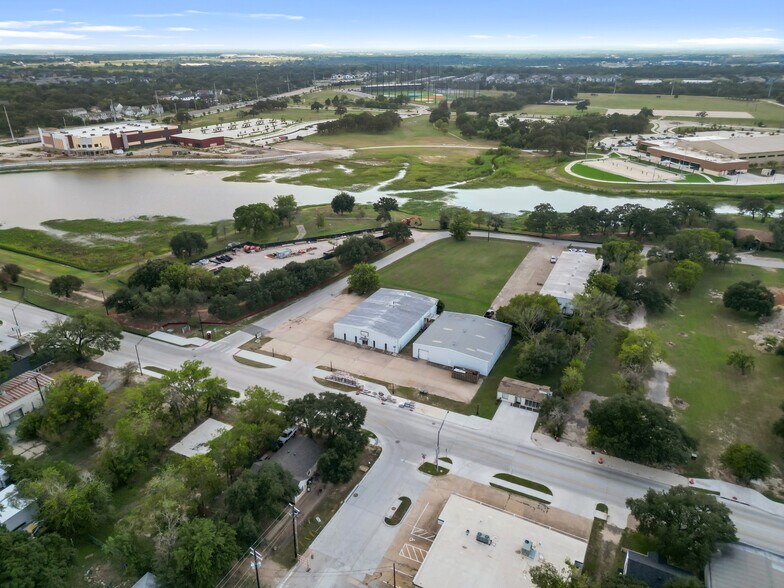 2616 S College Ave, Bryan, TX à louer - Photo de l’immeuble – Image 3 sur 10