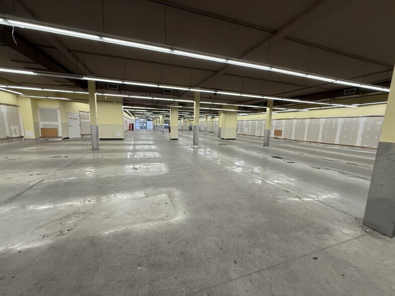 56-64 Broad St, Elizabeth, NJ à louer - Photo de l’immeuble – Image 3 sur 8