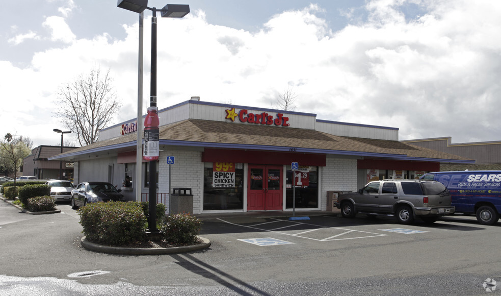 1335-1643 W Imola Ave, Napa, CA à louer - Photo de l’immeuble – Image 1 sur 7