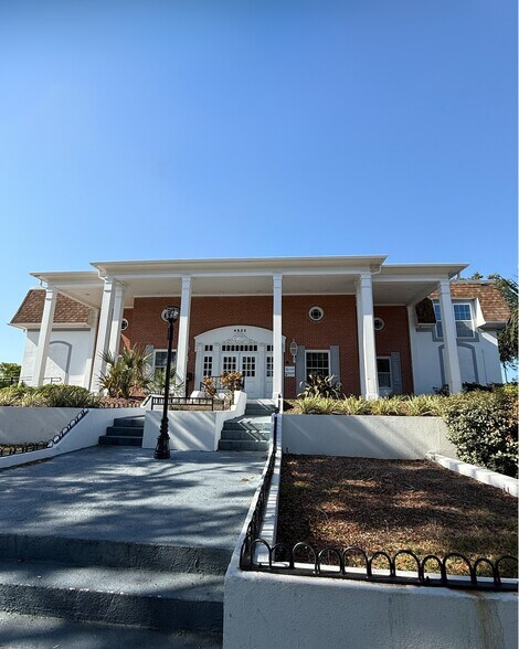 4526-4532 US Hwy 19, New Port Richey, FL à louer - Photo de l’immeuble – Image 1 sur 19