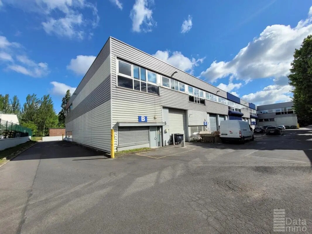 Industriel/Logistique dans Fontenay-sous-Bois à louer Photo de l’immeuble– Image 1 sur 10