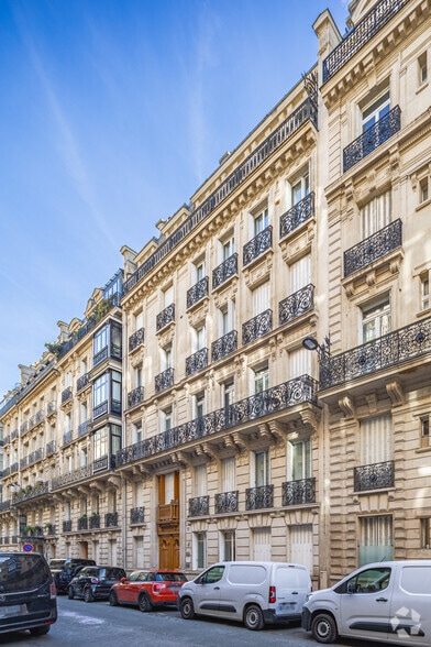 4 Rue Chambiges, Paris à louer - Photo de l’immeuble – Image 1 sur 7