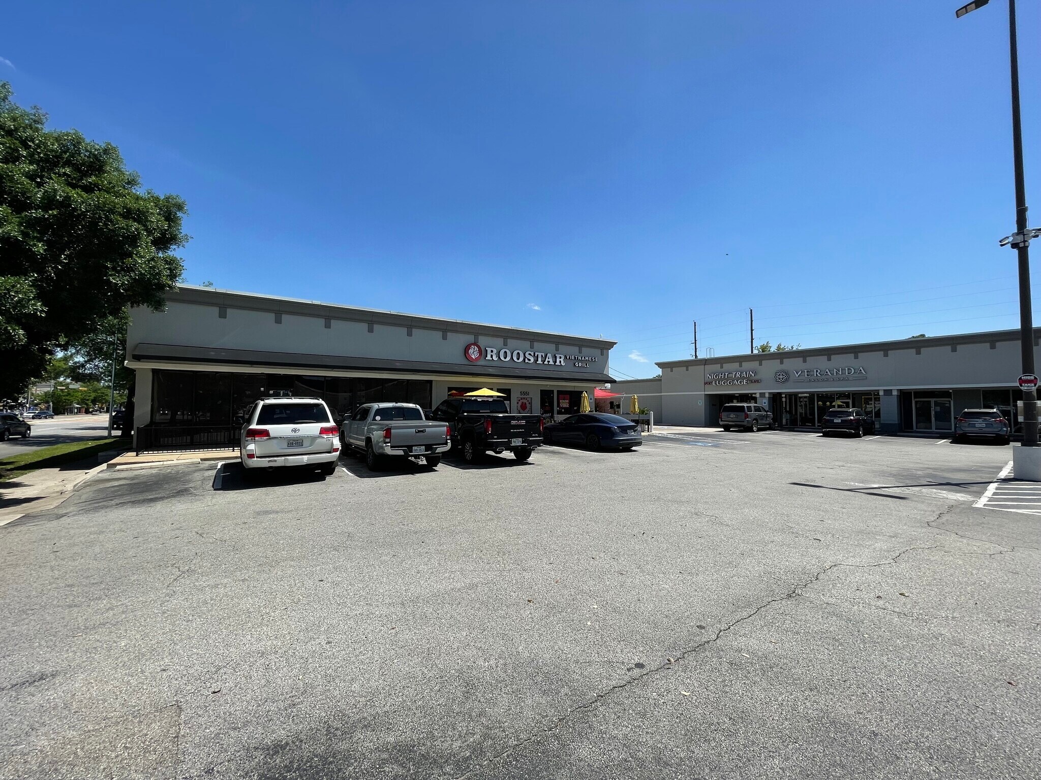 5545-5591 Richmond Ave, Houston, TX à louer Photo de l’immeuble– Image 1 sur 10