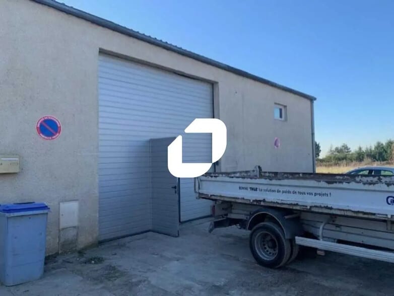 Local d’activités dans Saint-Nom-la-Bretèche à louer - Photo de l’immeuble – Image 2 sur 8