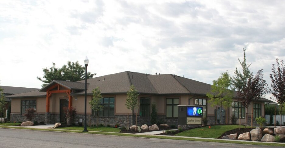 2207 W 1800 N, Clinton, UT à louer - Photo de l’immeuble – Image 3 sur 5