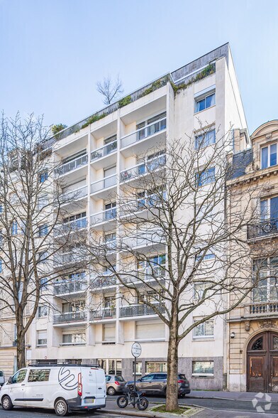 3 Avenue Hoche, Paris à louer - Photo de l’immeuble – Image 2 sur 12