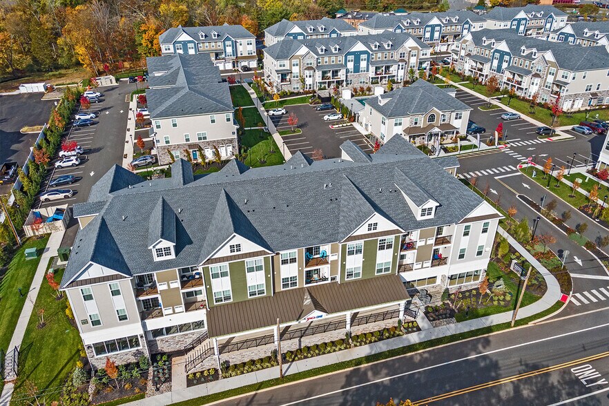 1 Housel Cir, Hillsborough, NJ à louer - Photo de l’immeuble – Image 3 sur 33