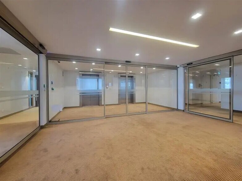 Bureau dans Clichy à vendre - Photo de l’immeuble – Image 3 sur 9