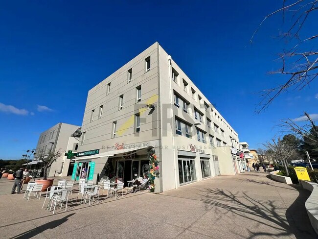 Plus de détails pour Bureau à louer