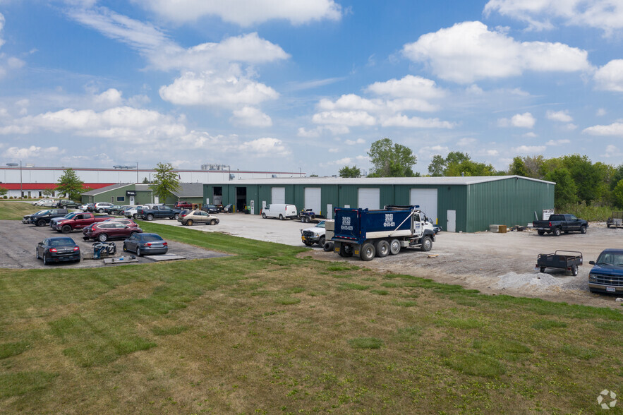 326 Industrial Pky, Bowling Green, OH à louer - Photo de l’immeuble – Image 3 sur 3