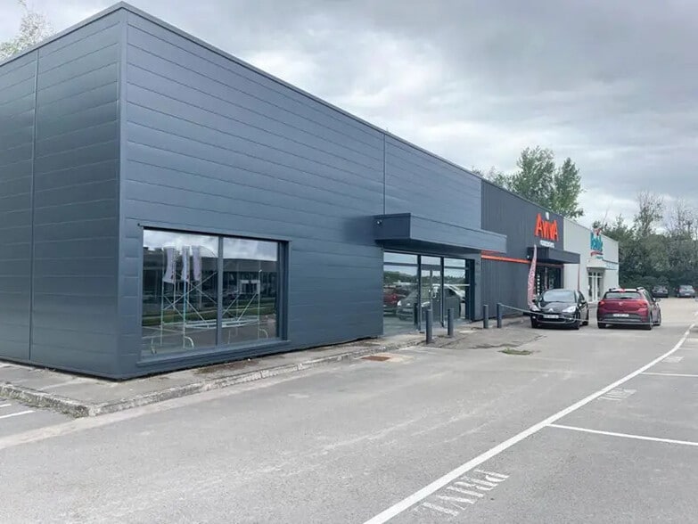 Local commercial dans Besançon à louer - Photo de l’immeuble – Image 2 sur 9