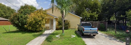 2522 Holly Hill Dr, San Antonio, TX à louer Photo de l’immeuble– Image 1 sur 5