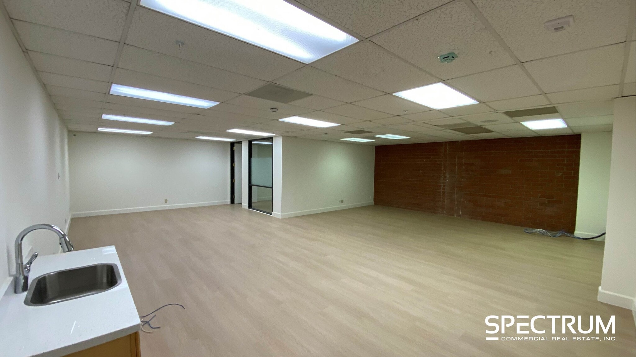 14511 Franklin Ave, Tustin, CA à louer Photo intérieure– Image 1 sur 2