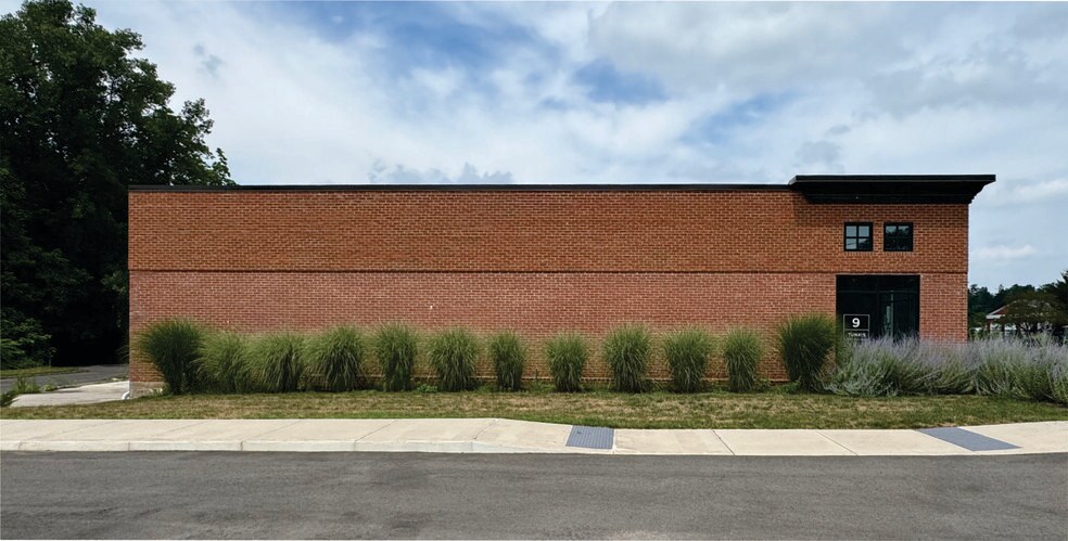 9 Tunxis Ave, Bloomfield, CT à louer - Photo de l’immeuble – Image 3 sur 3