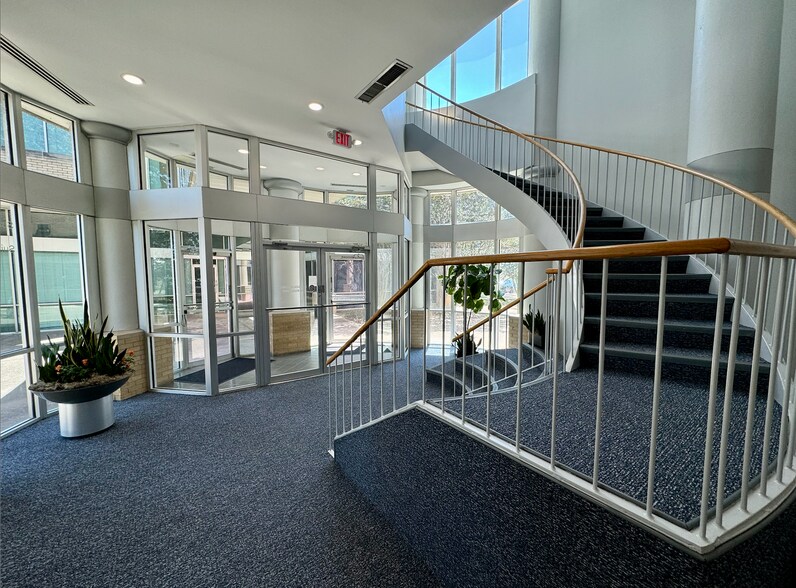 6001-6077 W Interstate 20, Arlington, TX à louer - Photo intérieure – Image 3 sur 11