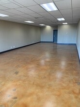 16005 Main St, Hesperia, CA à louer Photo intérieure– Image 2 sur 8