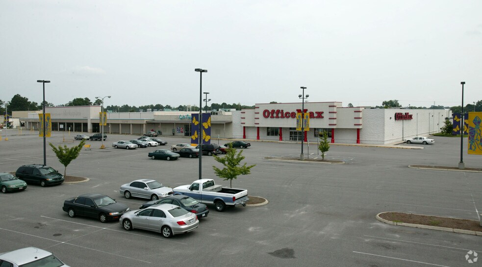 830-834 Halstead Blvd, Elizabeth City, NC à louer - Photo de l’immeuble – Image 2 sur 5