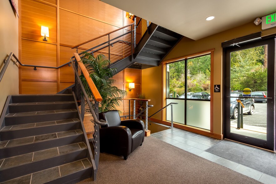 Fernwood Building Office Condos portefeuille de 5 biens à vendre sur LoopNet.fr - Hall d’entrée – Image 2 sur 17