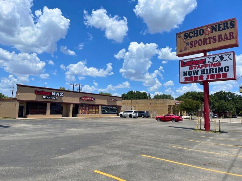 1321-1325 NE Loop 410, San Antonio, TX à vendre - Photo de l’immeuble – Image 2 sur 3