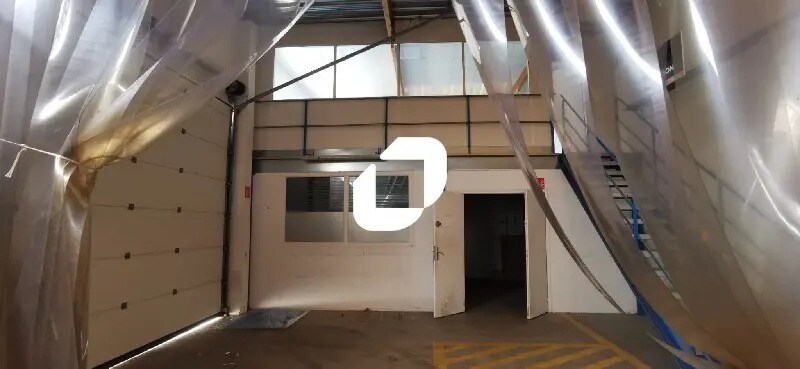 Local commercial dans Colombes à louer - Photo intérieure – Image 2 sur 8