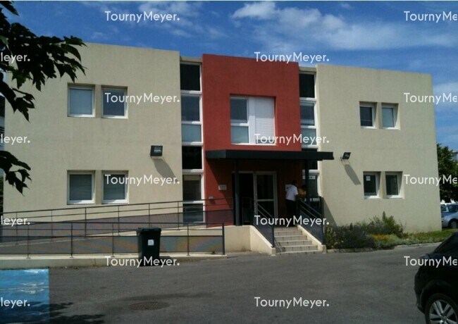 Plus de détails pour 91 Avenue Jean Prouvé, Nîmes - Bureau à louer