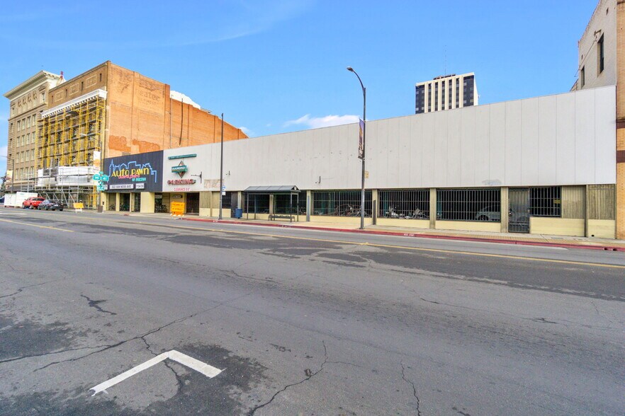 922 Van Ness Ave, Fresno, CA à vendre - Photo de l’immeuble – Image 3 sur 17