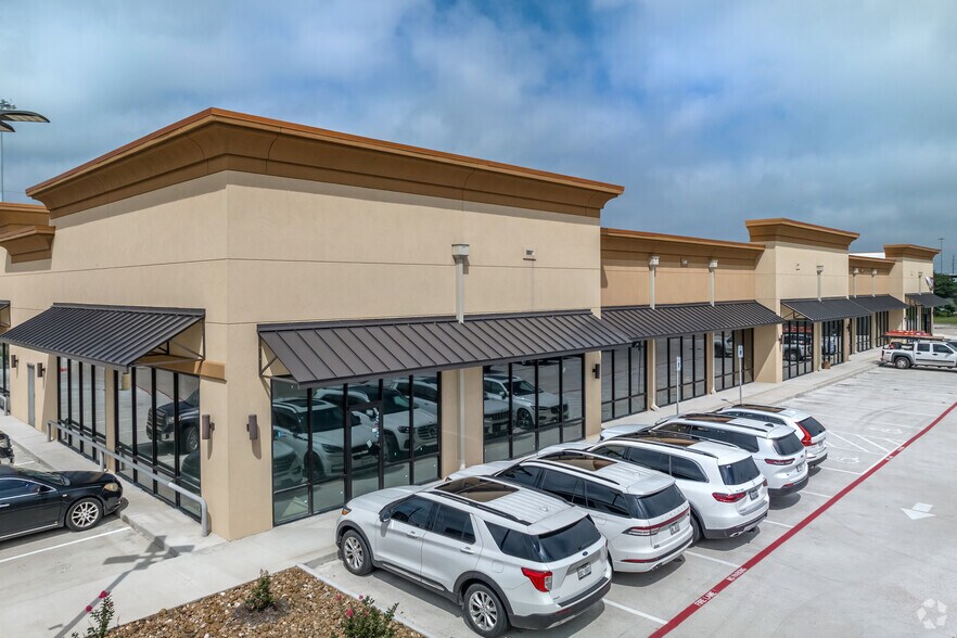 25414 Northwest Fwy, Cypress, TX à louer - Photo de l’immeuble – Image 1 sur 12