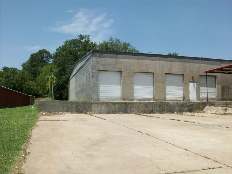 1202 W 1st St, Mount Pleasant, TX à vendre - Photo de l’immeuble – Image 2 sur 5