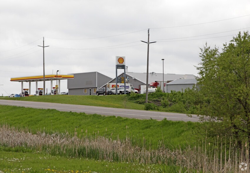 607 Highway 55 E, Maple Lake, MN à vendre - Photo de l’immeuble – Image 2 sur 7