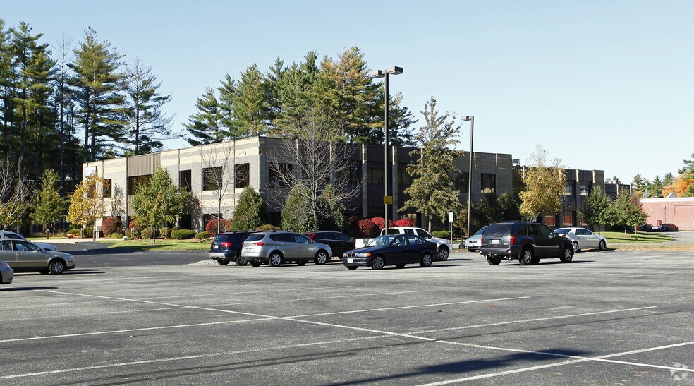 11 Continental Blvd, Merrimack, NH à louer - Photo de l’immeuble – Image 2 sur 10