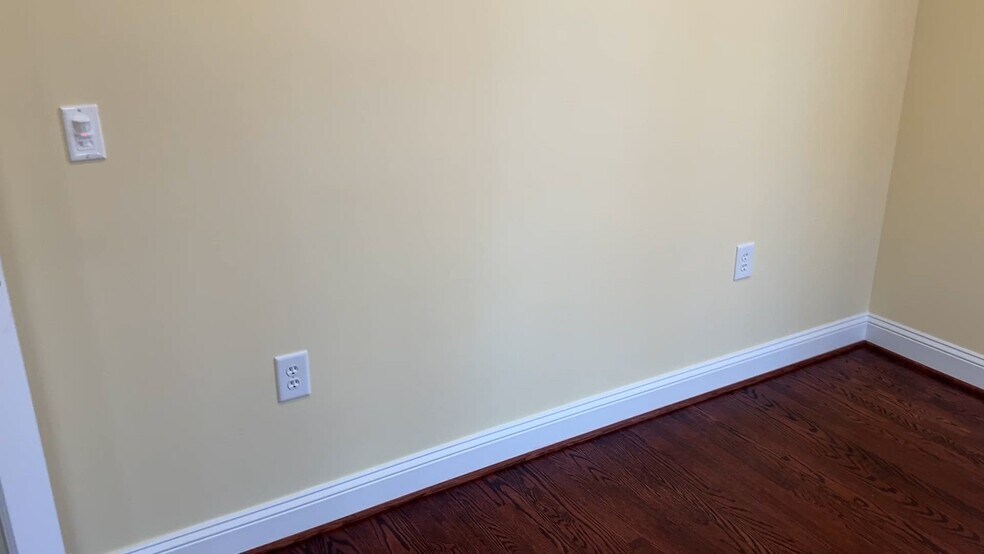 585 Colonial Park Dr, Roswell, GA à vendre - Vidéo sur l’annonce professionnelle – Image 3 sur 23