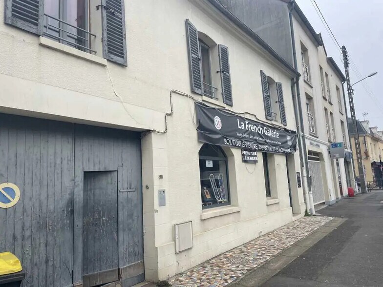 Local commercial dans Chambly à louer - Photo de l’immeuble – Image 2 sur 8