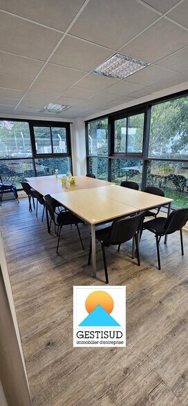 Bureau dans Gémenos à louer - Photo de l’immeuble – Image 3 sur 3