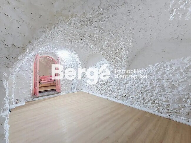 Plus de détails pour Local commercial à vendre