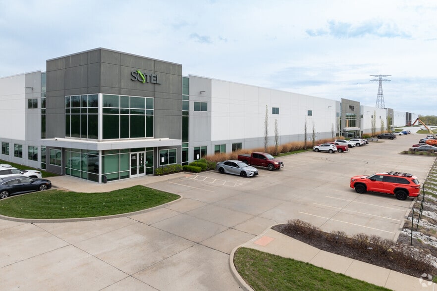 230 Carondelet Commons Blvd, Saint Louis, MO à louer - Photo principale – Image 1 sur 9