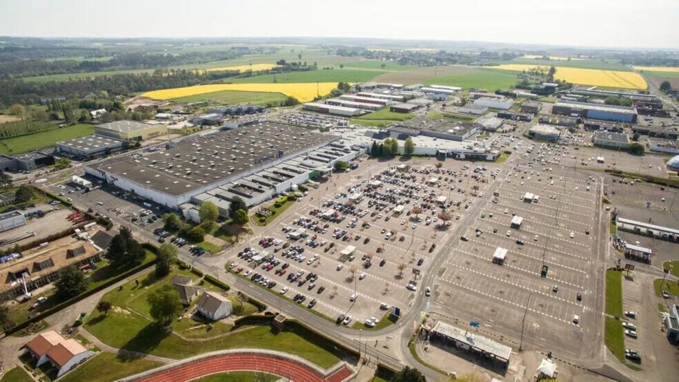 Local commercial dans Annemasse à vendre - Aérien – Image 2 sur 3