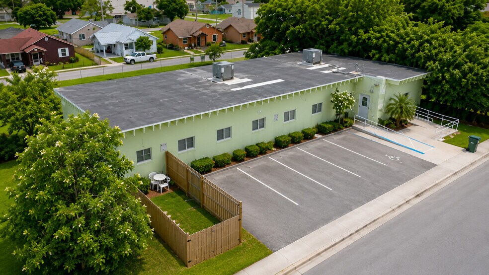 412 SW 5th St, Homestead, FL à vendre - Photo de l’immeuble – Image 3 sur 19