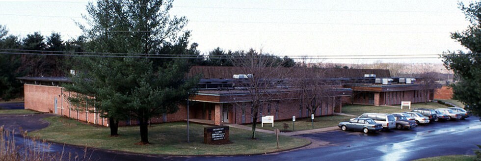 29-33 Village Ln, Wallingford, CT à vendre - Photo de l’immeuble – Image 2 sur 6