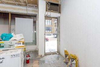 198 Bathurst St, Toronto, ON à louer Photo intérieure– Image 1 sur 5